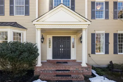 25 Hoyer Court East Greenwich RI 02818
