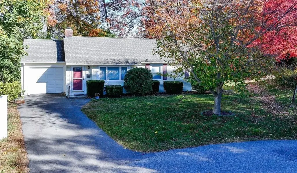 11 Salem Drive North Providence RI 02904