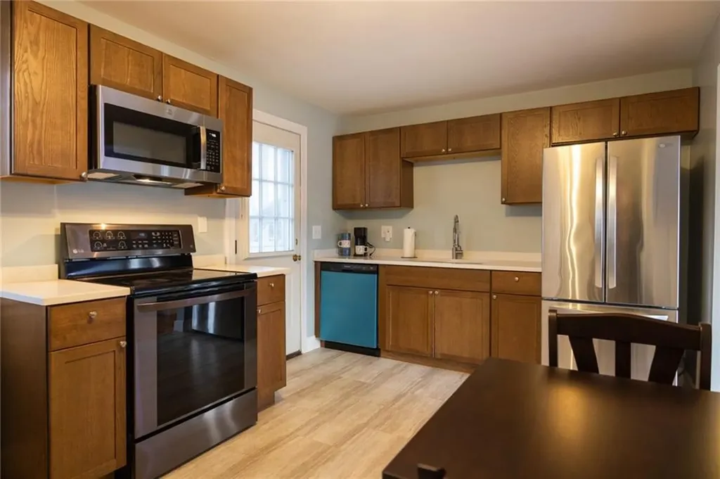 11 Salem Drive North Providence RI 02904