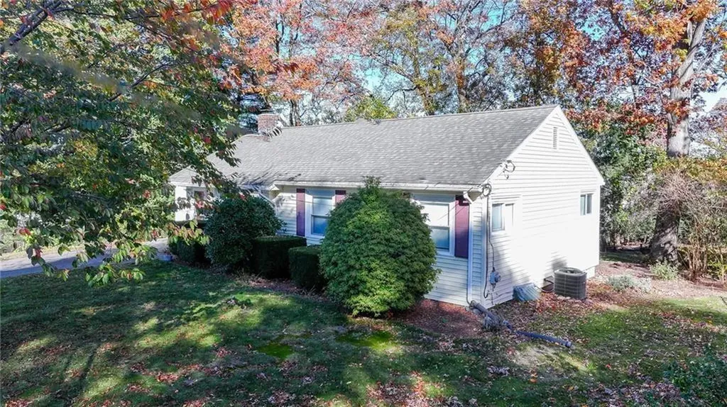 11 Salem Drive North Providence RI 02904