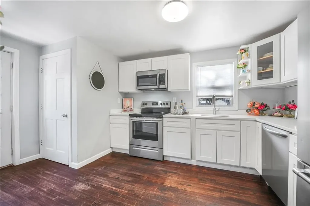 652 Main Avenue Warwick RI 02886