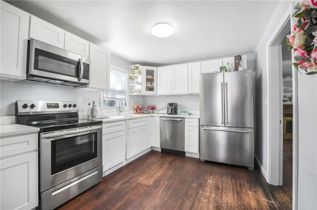 652 Main Avenue Warwick RI 02886