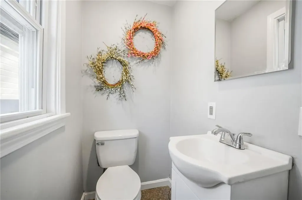 652 Main Avenue Warwick RI 02886