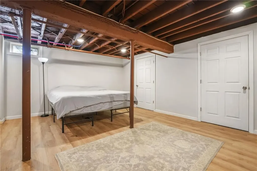 652 Main Avenue Warwick RI 02886