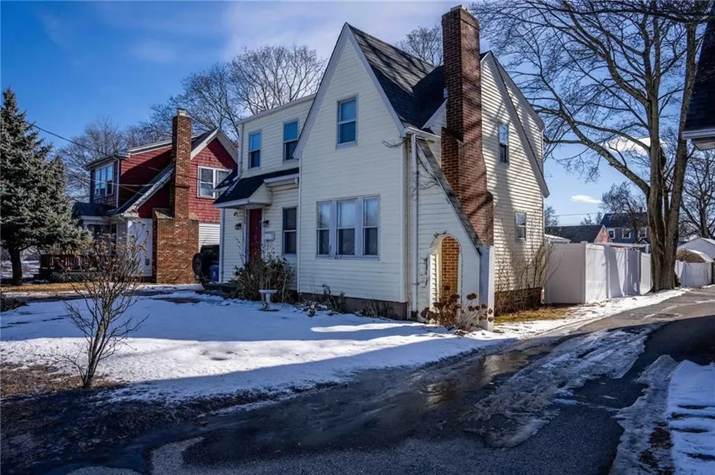 652 Main Avenue Warwick RI 02886