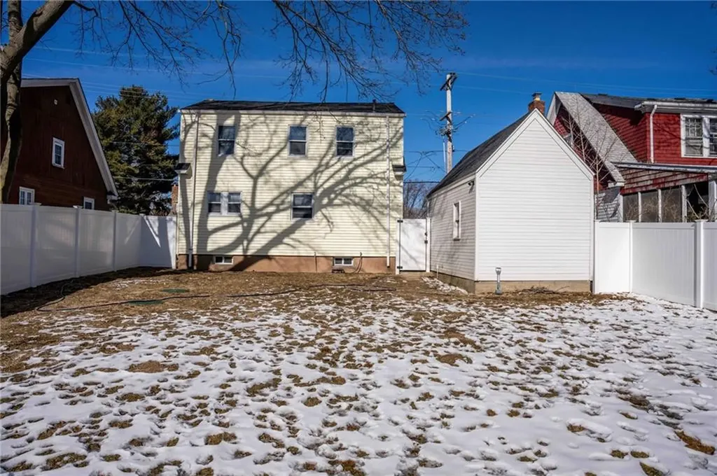 652 Main Avenue Warwick RI 02886