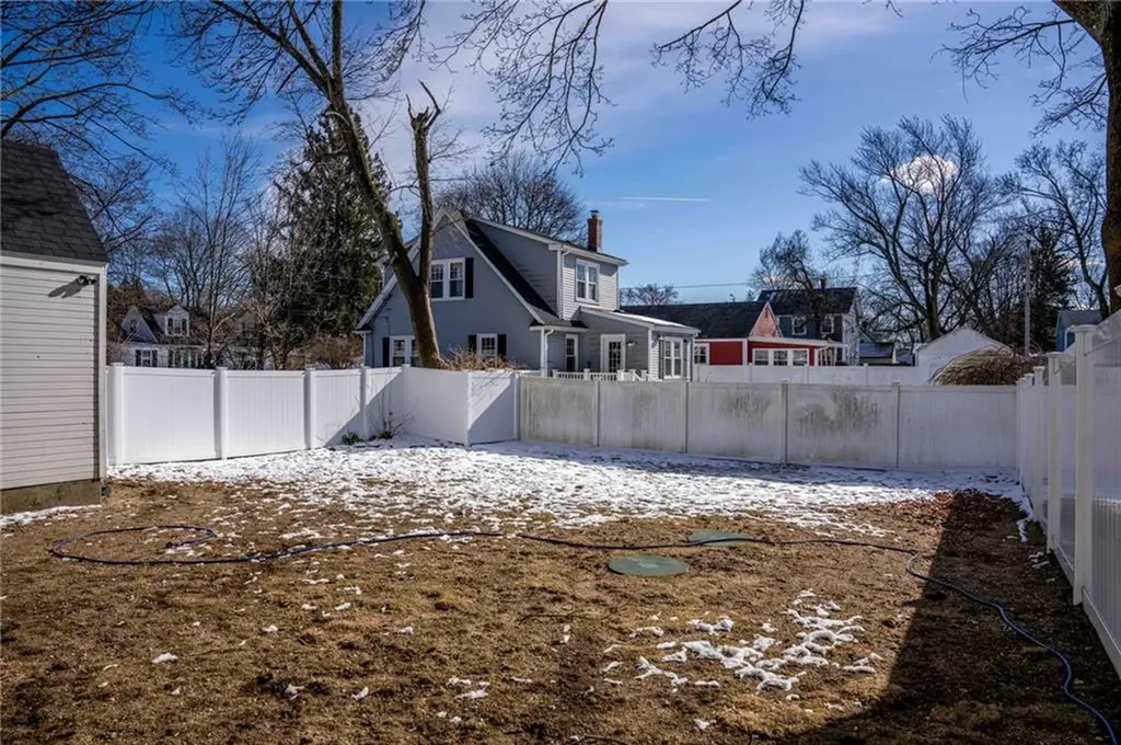 652 Main Avenue Warwick RI 02886