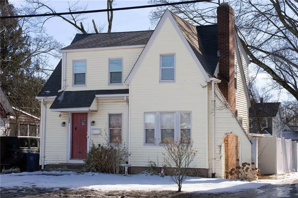 652 Main Avenue Warwick RI 02886