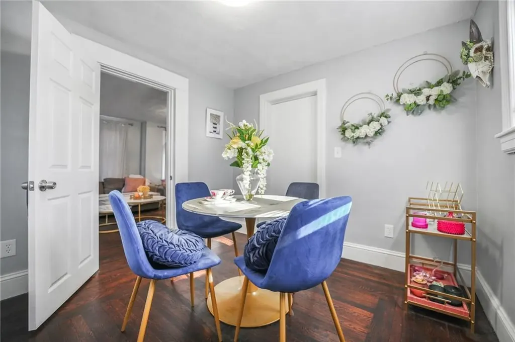 652 Main Avenue Warwick RI 02886