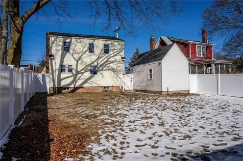 652 Main Avenue Warwick RI 02886