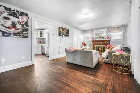 652 Main Avenue Warwick RI 02886