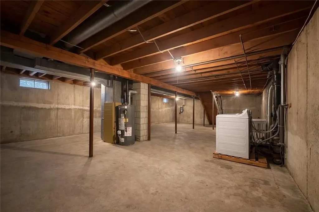 87 Pinehurst Avenue Providence RI 02908