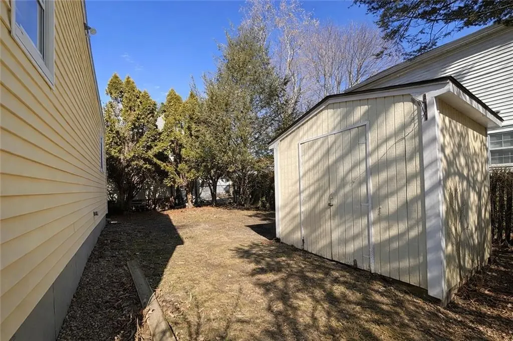 87 Pinehurst Avenue Providence RI 02908