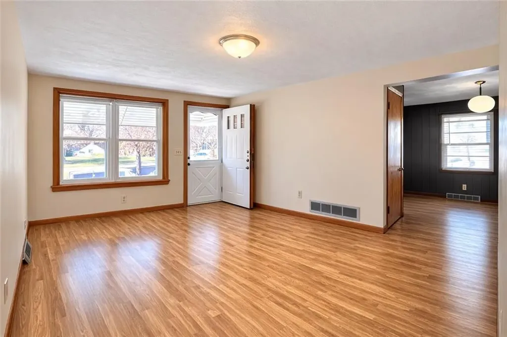 87 Pinehurst Avenue Providence RI 02908