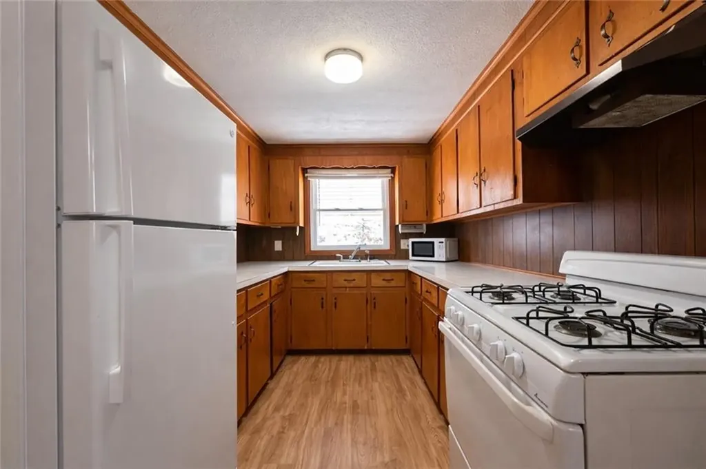 87 Pinehurst Avenue Providence RI 02908