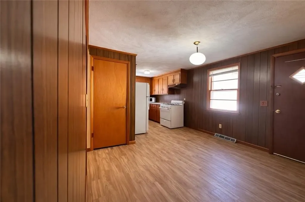 87 Pinehurst Avenue Providence RI 02908