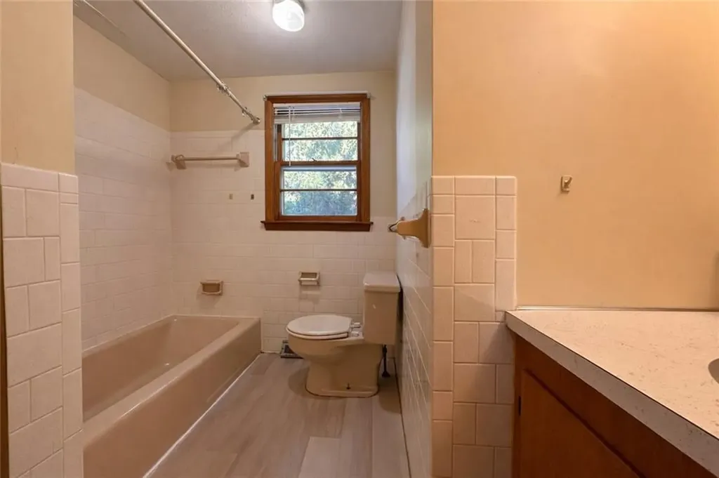 87 Pinehurst Avenue Providence RI 02908