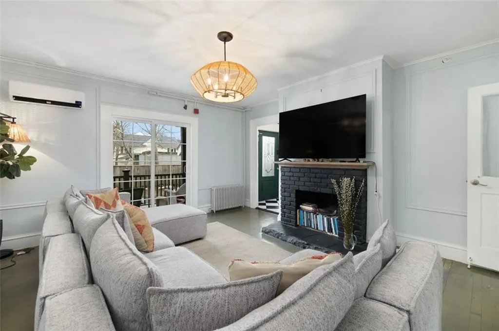 28 Weaver Avenue Newport RI 02840