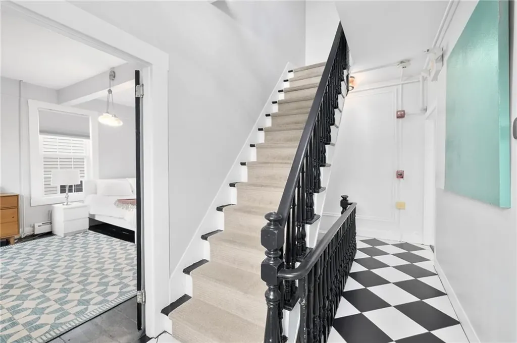 28 Weaver Avenue Newport RI 02840