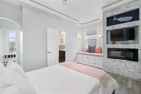 28 Weaver Avenue Newport RI 02840