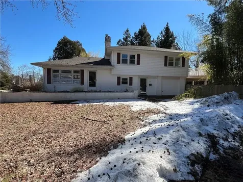 28 Hill Top Drive Warwick RI 02818