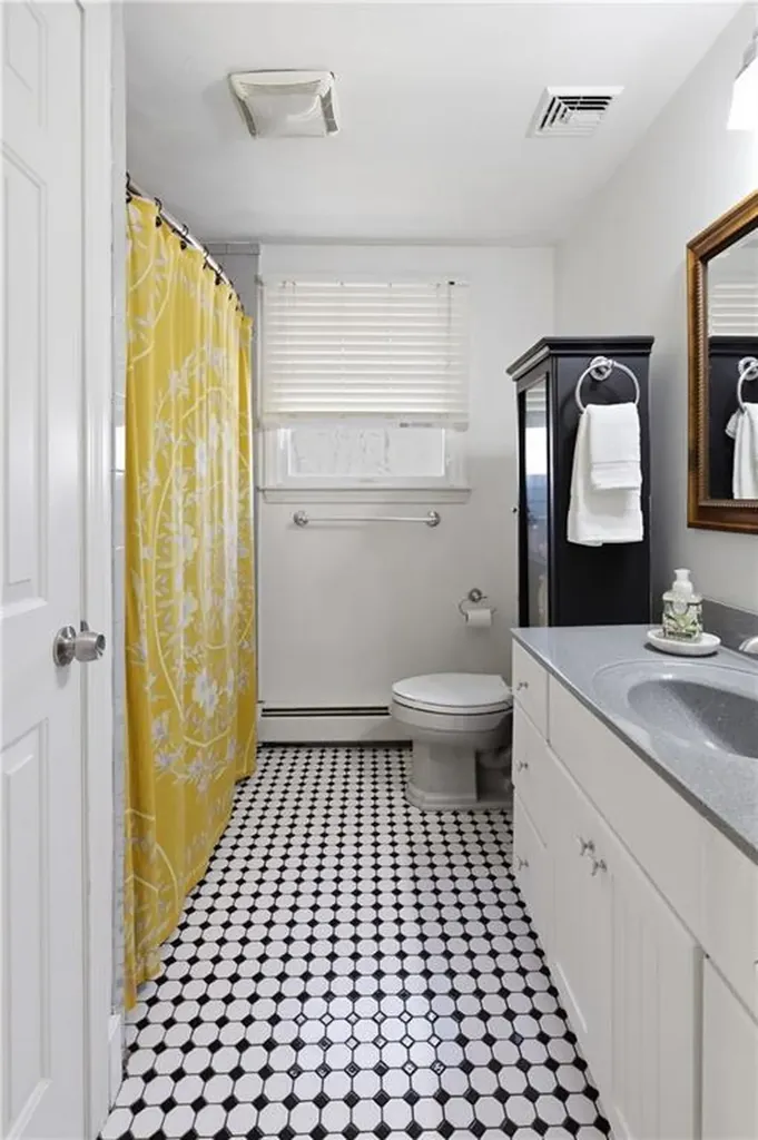 404 South Christopher Avenue Tiverton RI 02878