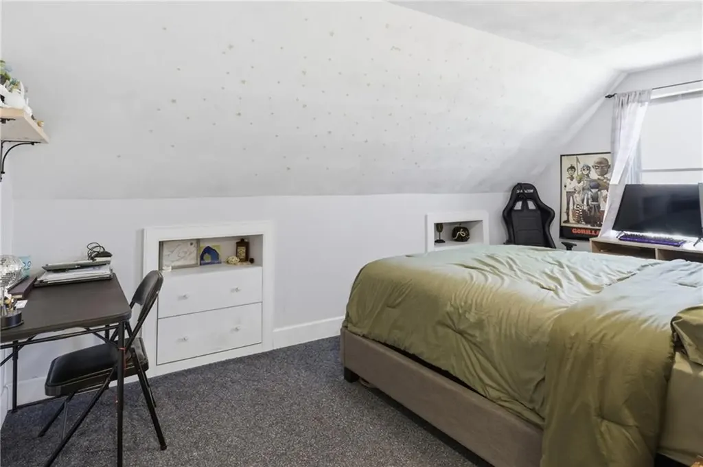 404 South Christopher Avenue Tiverton RI 02878