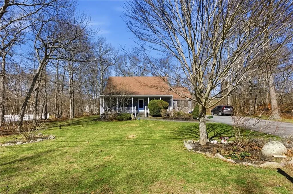 404 South Christopher Avenue Tiverton RI 02878