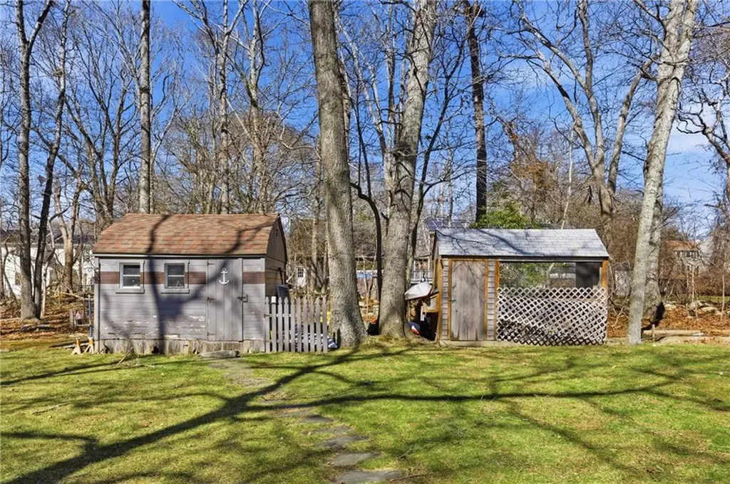 404 South Christopher Avenue Tiverton RI 02878