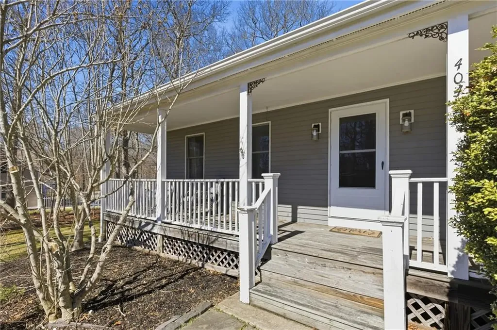404 South Christopher Avenue Tiverton RI 02878
