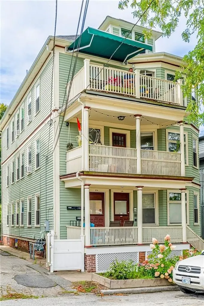 19 Carrington Avenue Providence RI 02906