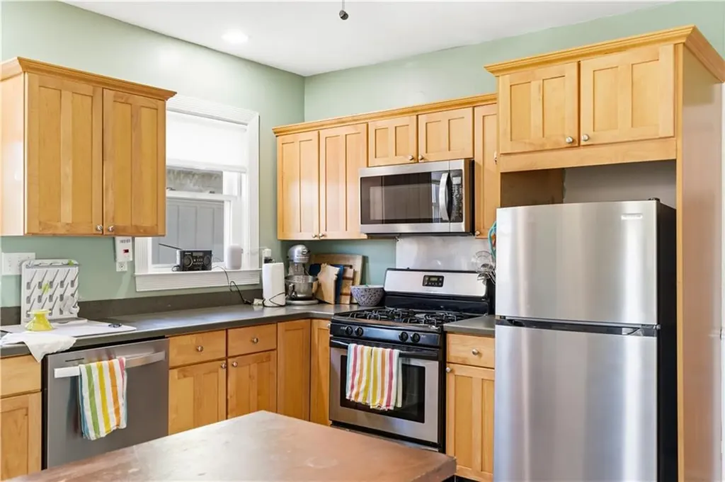 19 Carrington Avenue Providence RI 02906