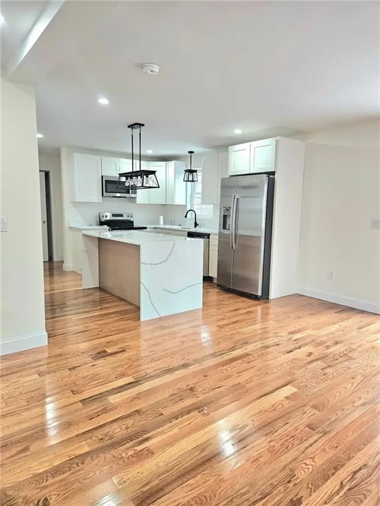 116 2nd Avenue Cranston RI 02910