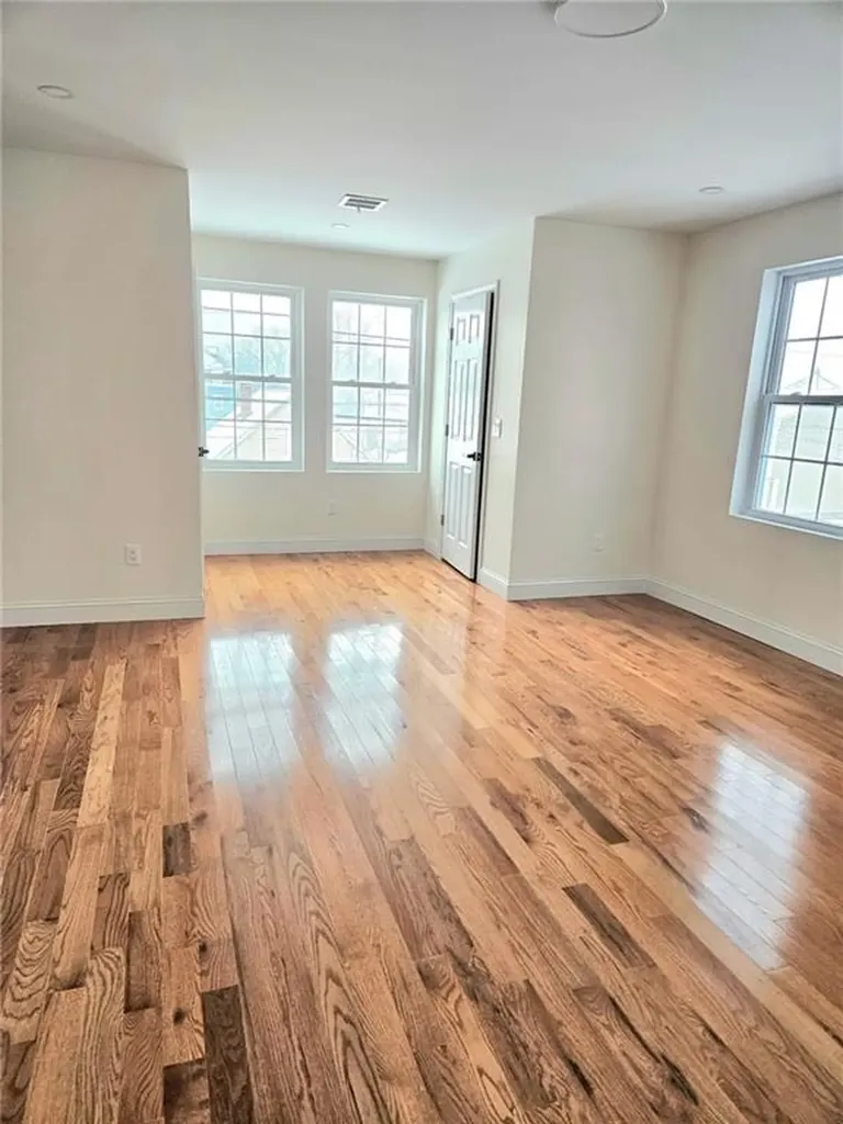 116 2nd Avenue Cranston RI 02910