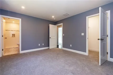 21 Carlson Circle West Warwick RI 02816