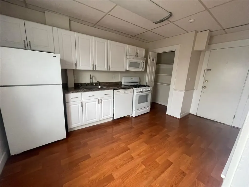 38 40 Freebody Street Newport RI 02840