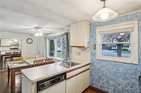 117 Haverhill Avenue Warwick RI 02886