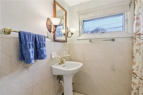 117 Haverhill Avenue Warwick RI 02886