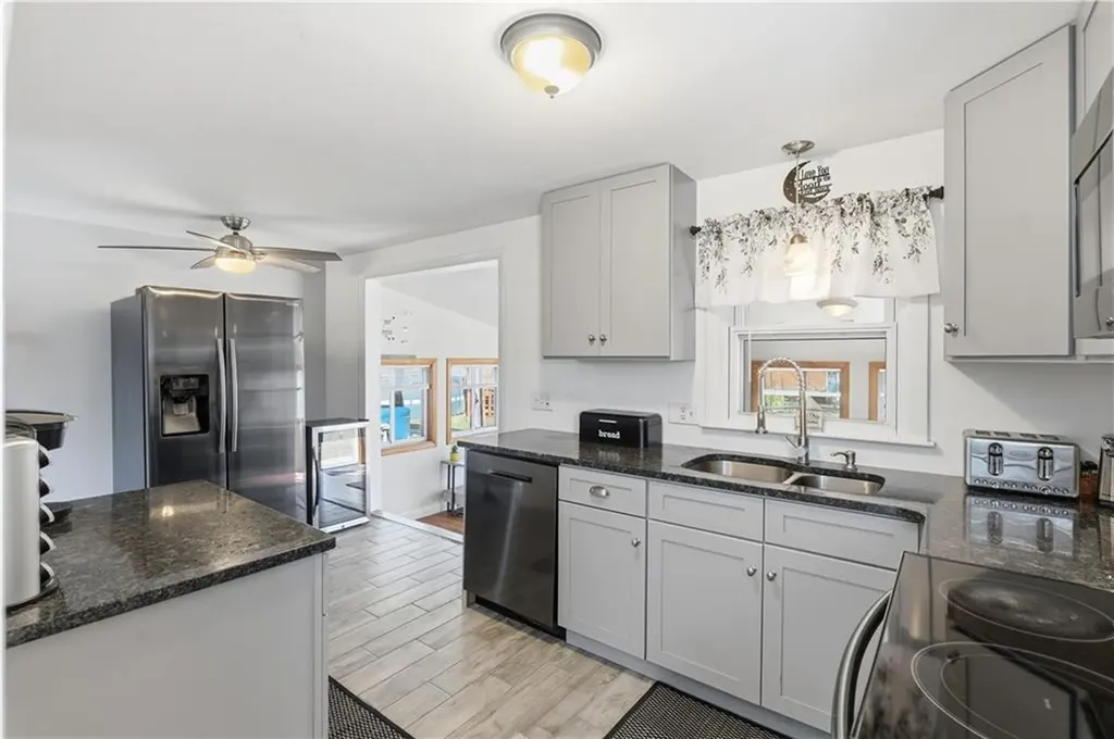 67 Garnet Street West Warwick RI 02893