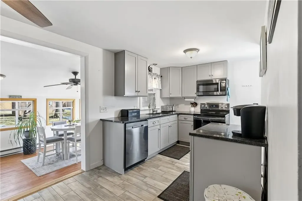 67 Garnet Street West Warwick RI 02893