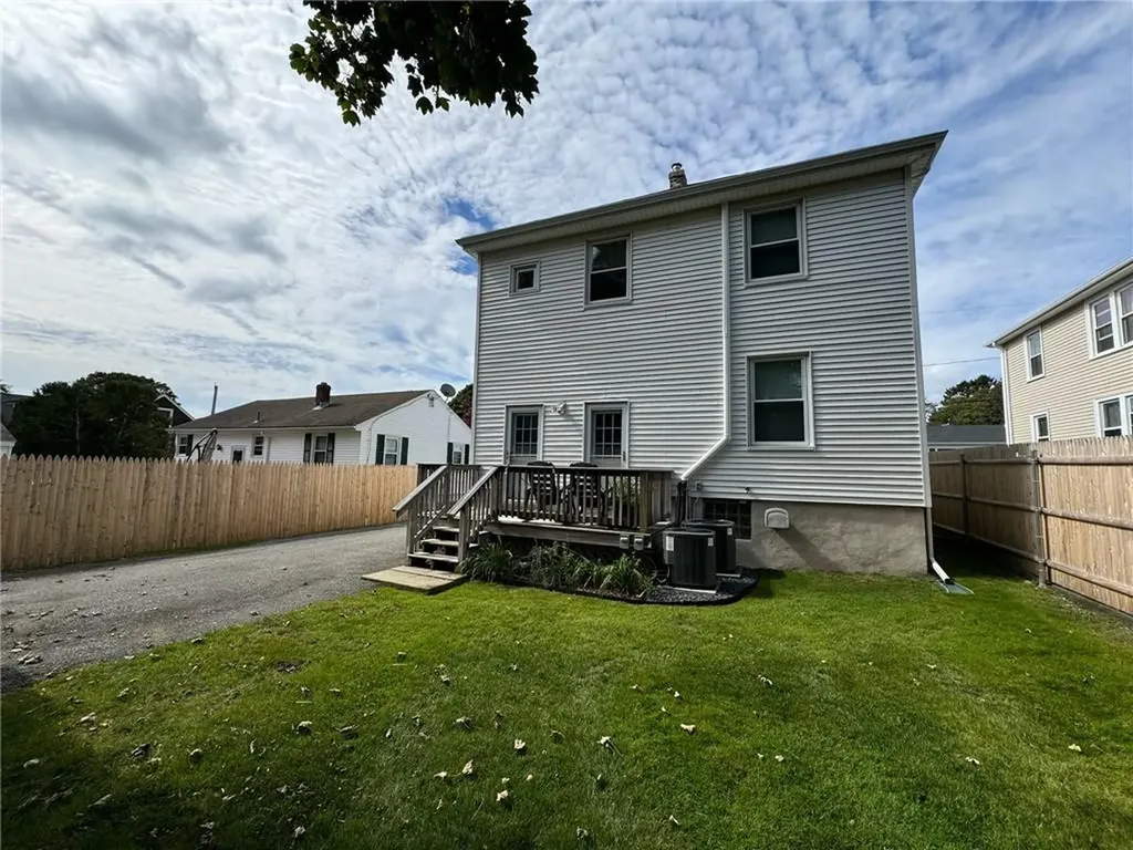 15 Freeborn Street Newport RI 02840