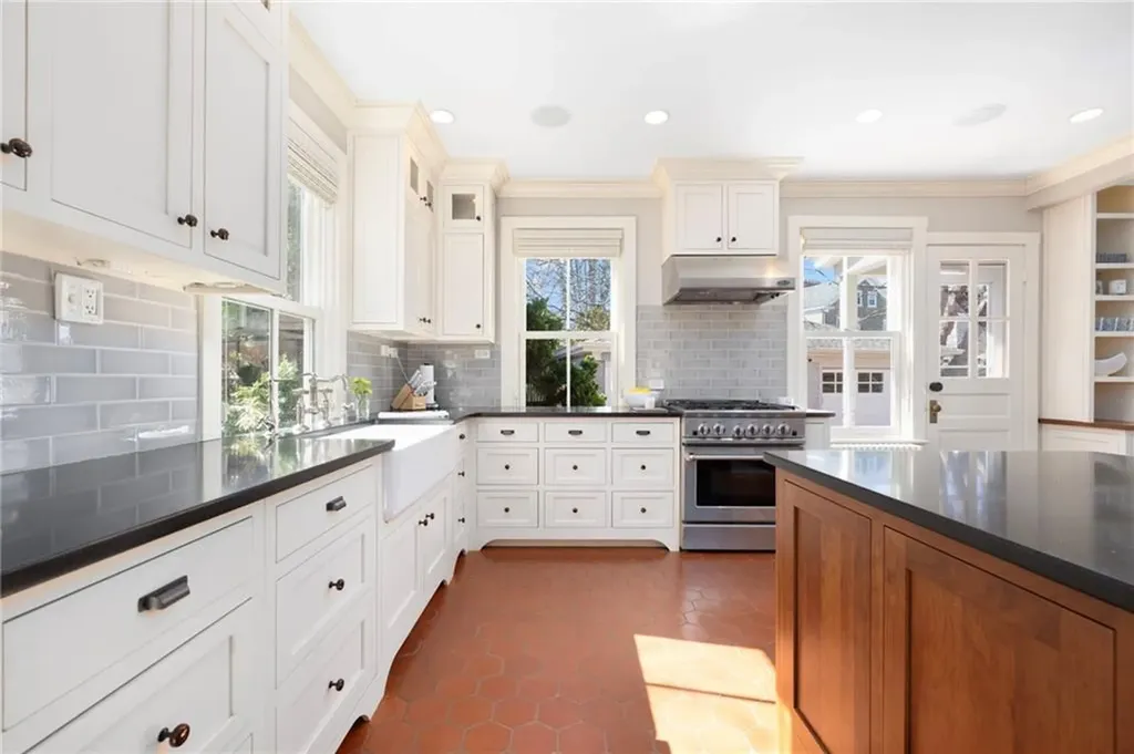 89 Gibbs Avenue Newport RI 02840