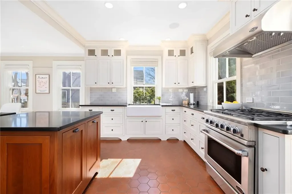 89 Gibbs Avenue Newport RI 02840