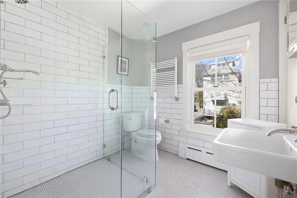 89 Gibbs Avenue Newport RI 02840