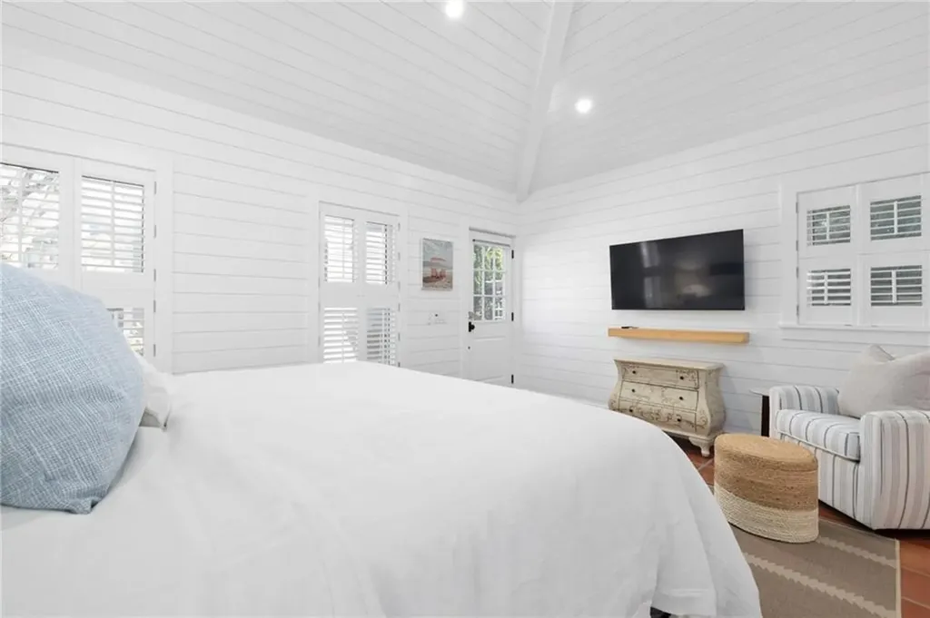 89 Gibbs Avenue Newport RI 02840
