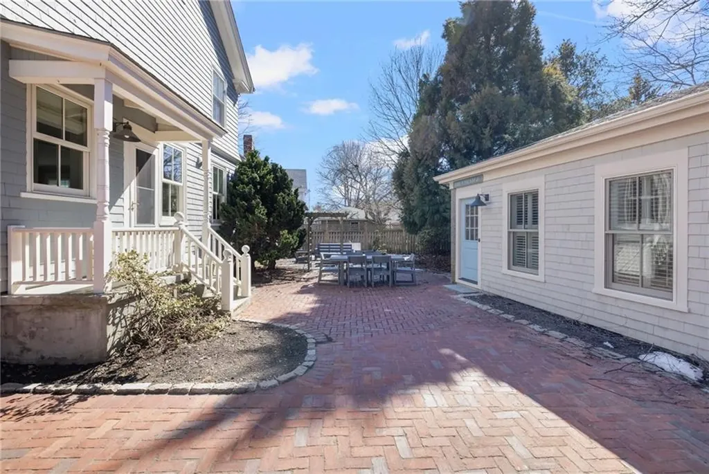 89 Gibbs Avenue Newport RI 02840