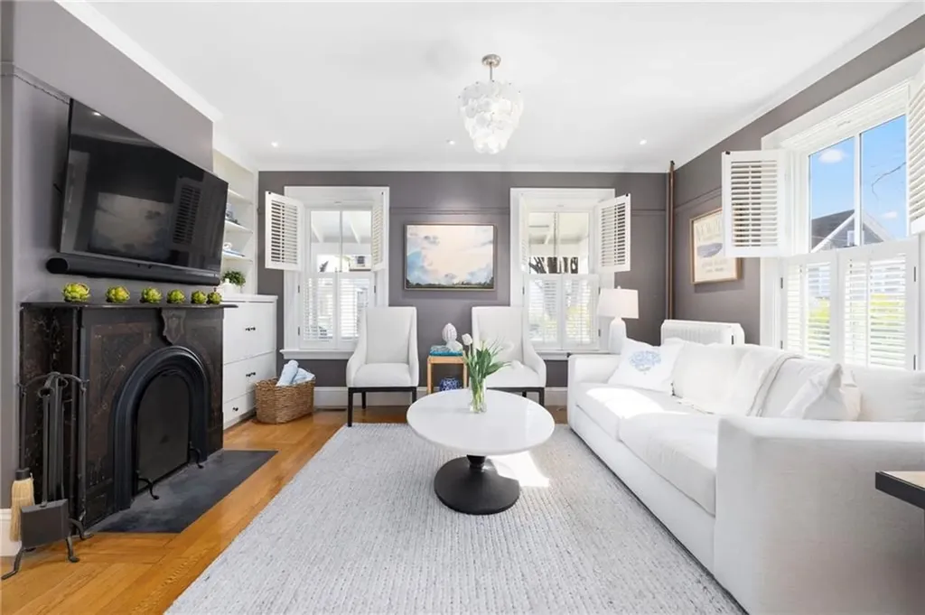 89 Gibbs Avenue Newport RI 02840