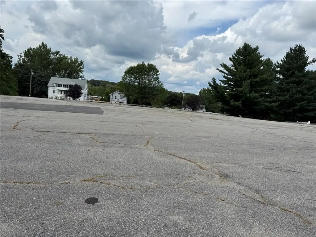 1418 Plainfield Pike Cranston RI 02920