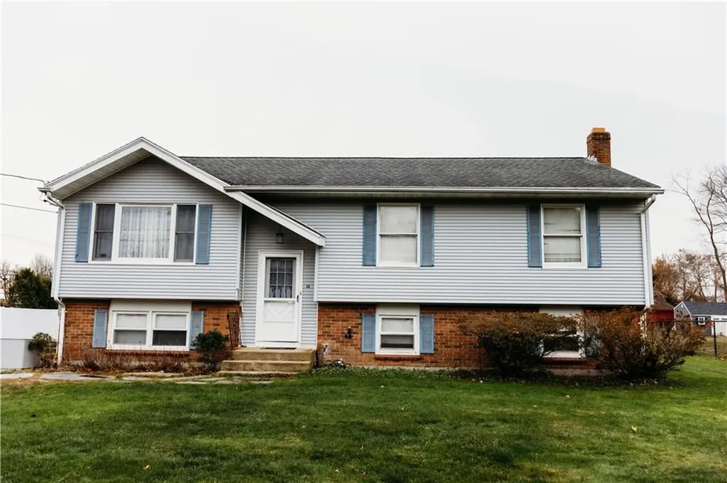 16 Ward Avenue Middletown RI 02842