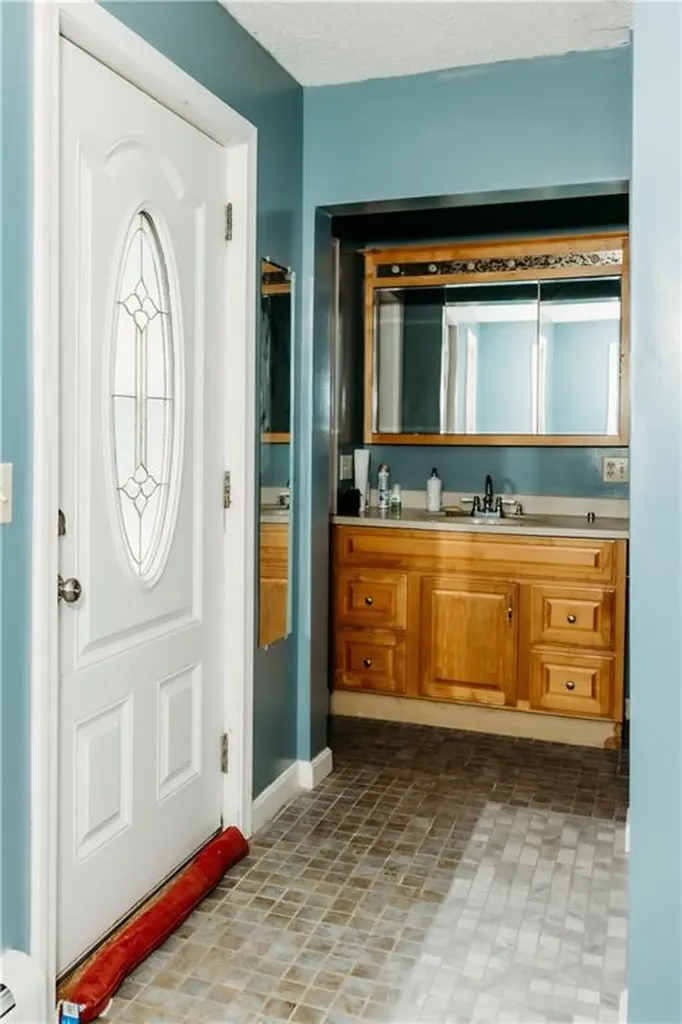16 Ward Avenue Middletown RI 02842